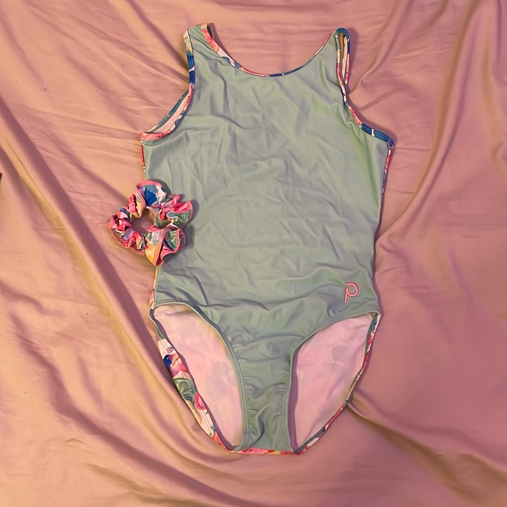 Adult M Plum leo